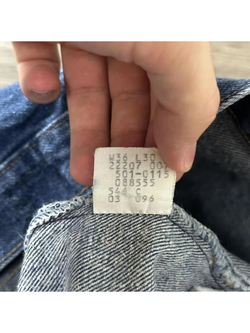 Vintage Levi’s 501-0115 90s blue denim jeans straight leg button fly 34x27